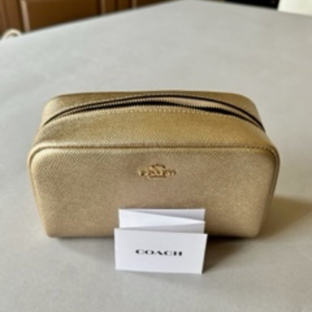 COACH Gold Pebbled Leather Makeup Accessories Pouch Bag Never Used
